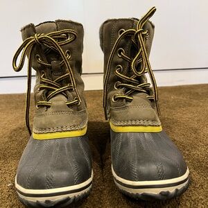 Sorel Women’s Boots - Gray and Yellow